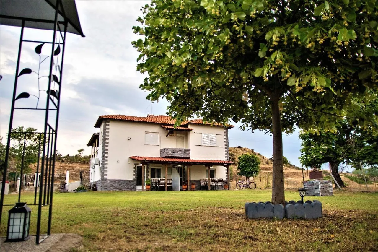 House Haratsi Apartment Kriaritsi